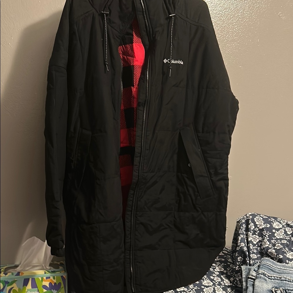 Columbia Black Puffer Jacket Weather-Resistant Sporty Design